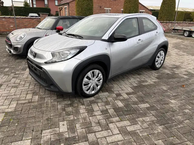 Toyota Aygo Aygo X 1.0i VVT-i X play CVT