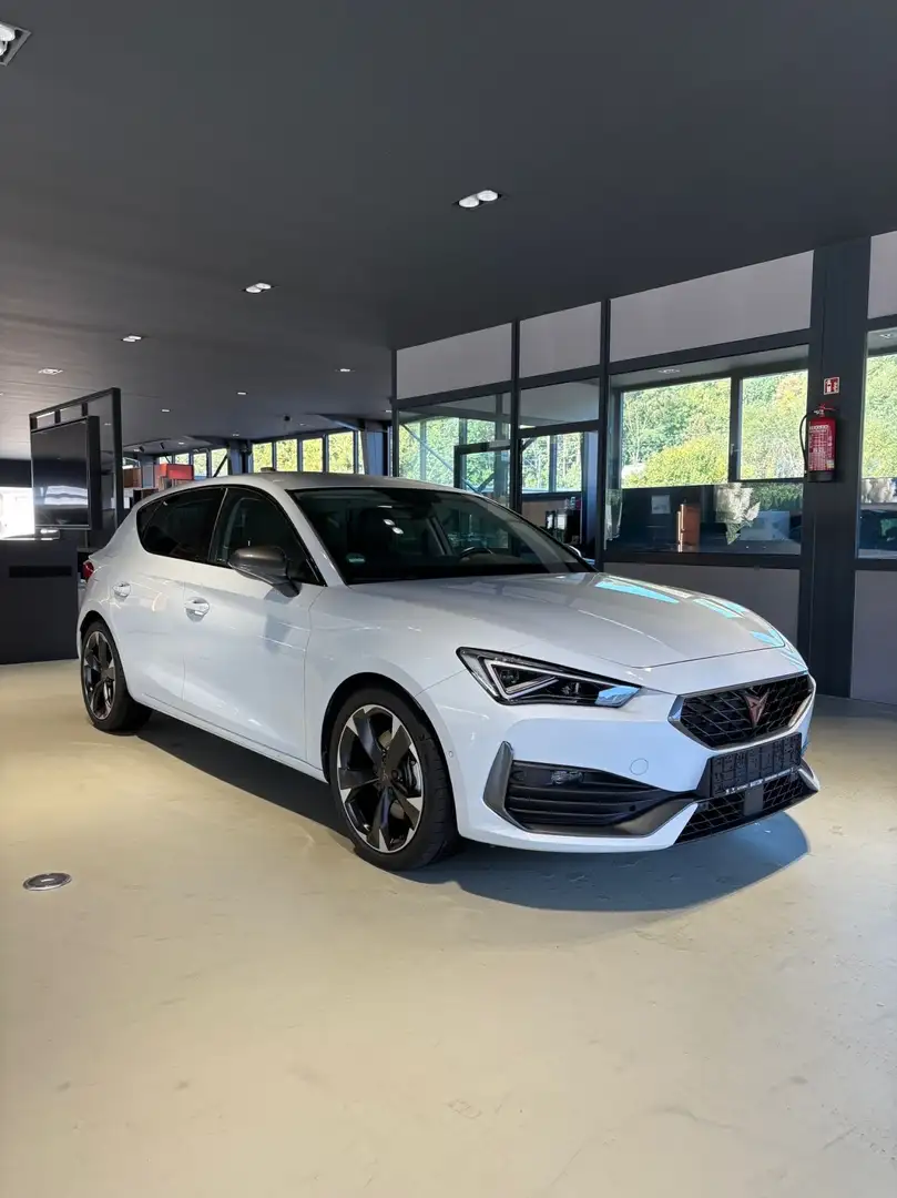 CUPRA Leon 2.0 TSI Navi Rückfahrkamera Sitzheizung Weiß - 2