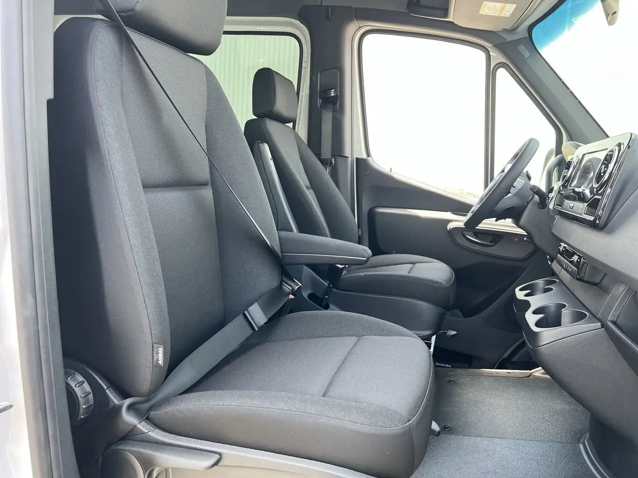Mercedes-Benz Sprinter снимка Mercedes-Benz Sprinter