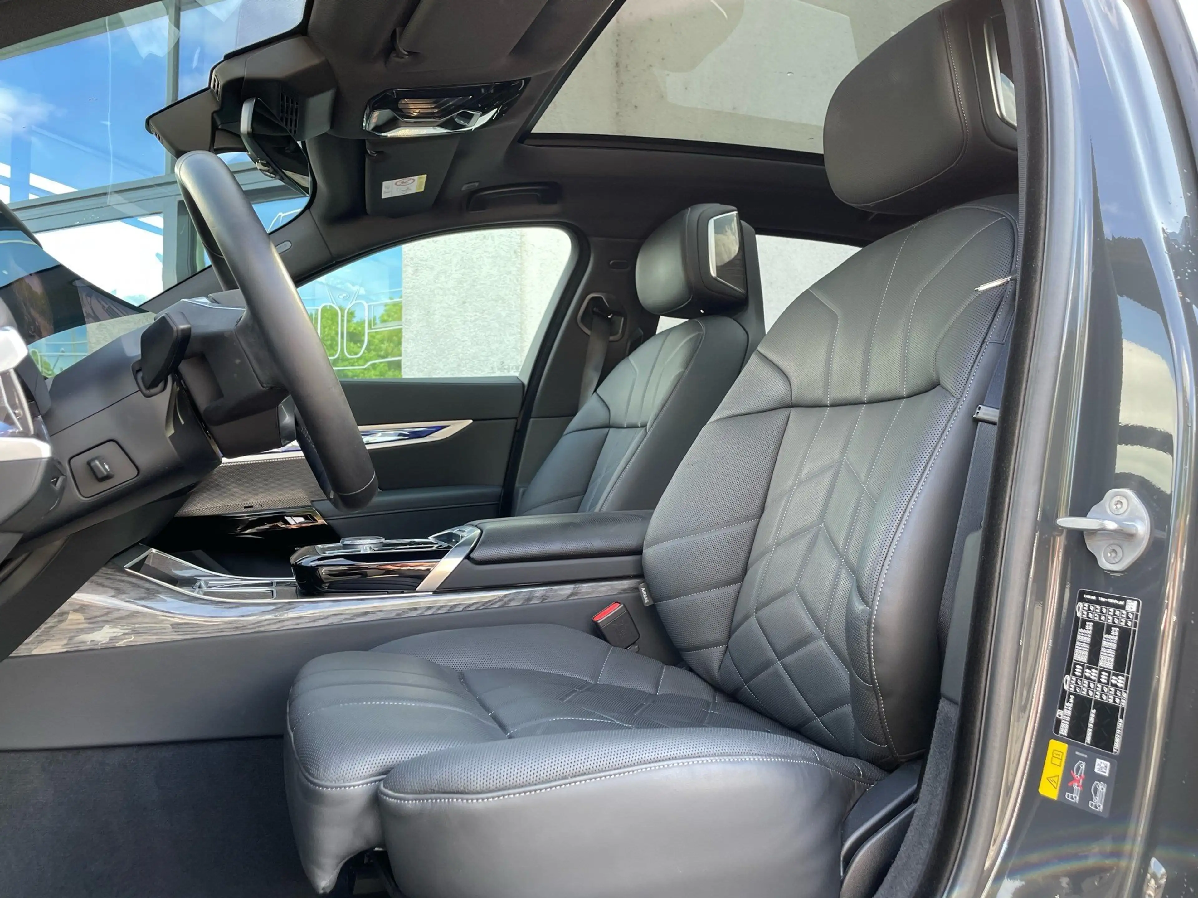 BMW i7 xDrive60 M Sport || 360 ACC Massage B&W — photo 9