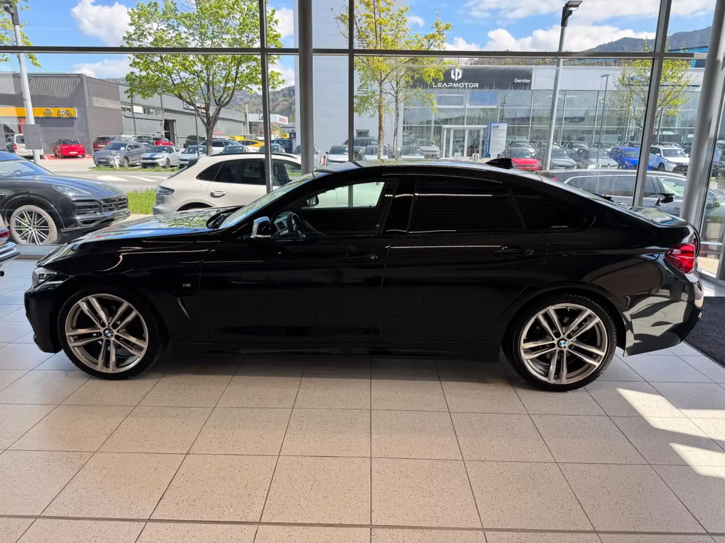 BMW 420 4er Gran Coupe - 420 i Schwarz - 2
