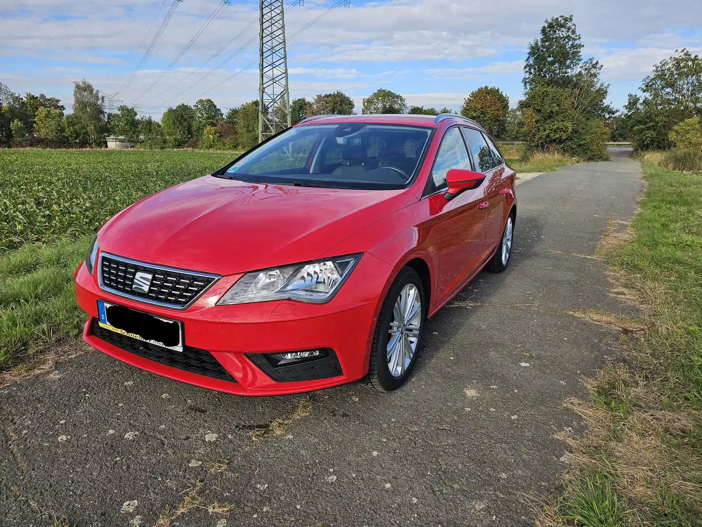 SEAT Leon SEAT Leon ST FR 1.5 TGI Xcellence DSG, AHK, Navi Červená - 2