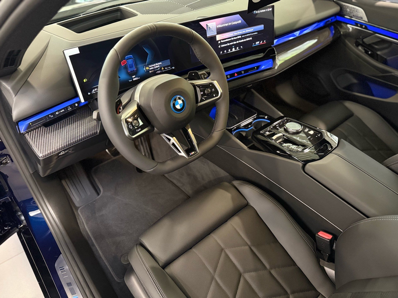 BMW 550 e xDrive M SportPro 21" Autobahn B&W Pano AHK 360° — photo 4