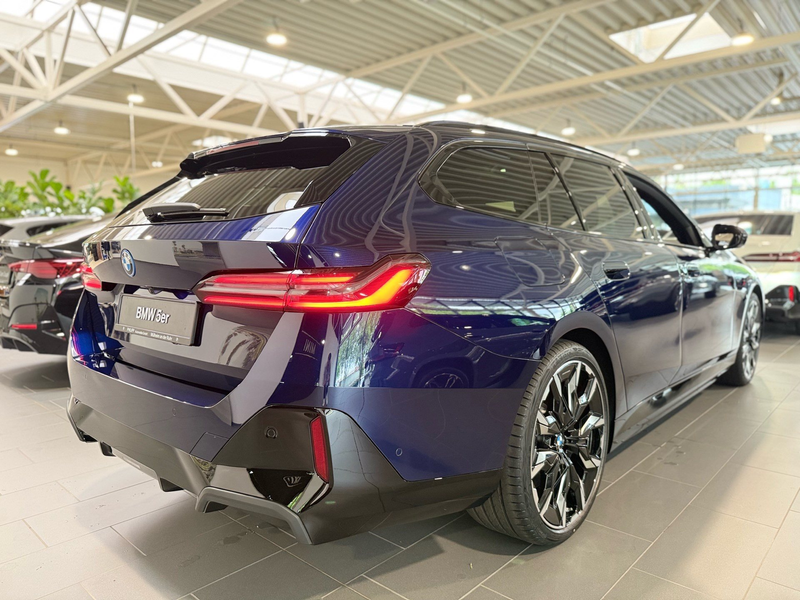 BMW 550 e xDrive M SportPro 21" Autobahn B&W Pano AHK 360° — photo 3