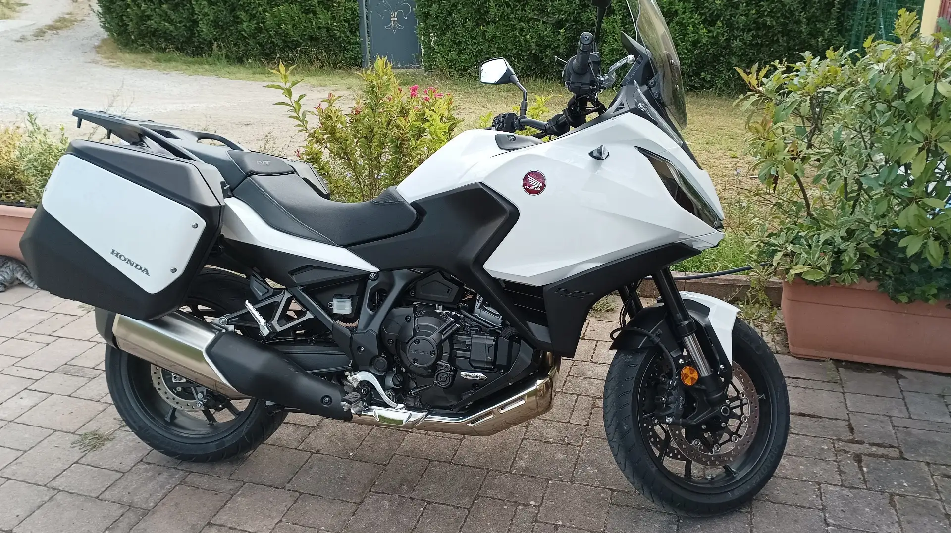 Honda NT 1100 Honda NT 1100 DCT Bianco - 1