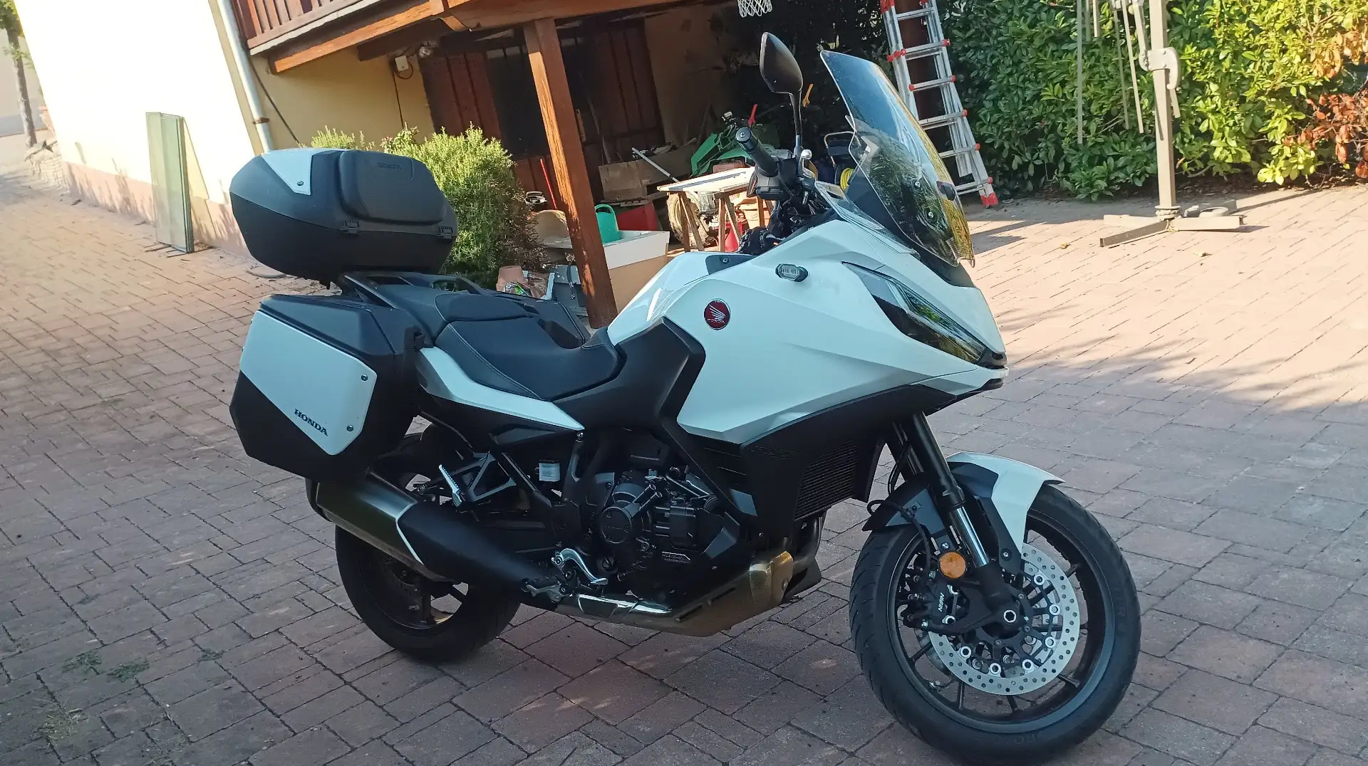 Honda NT 1100 Honda NT 1100 DCT Blanc - 1