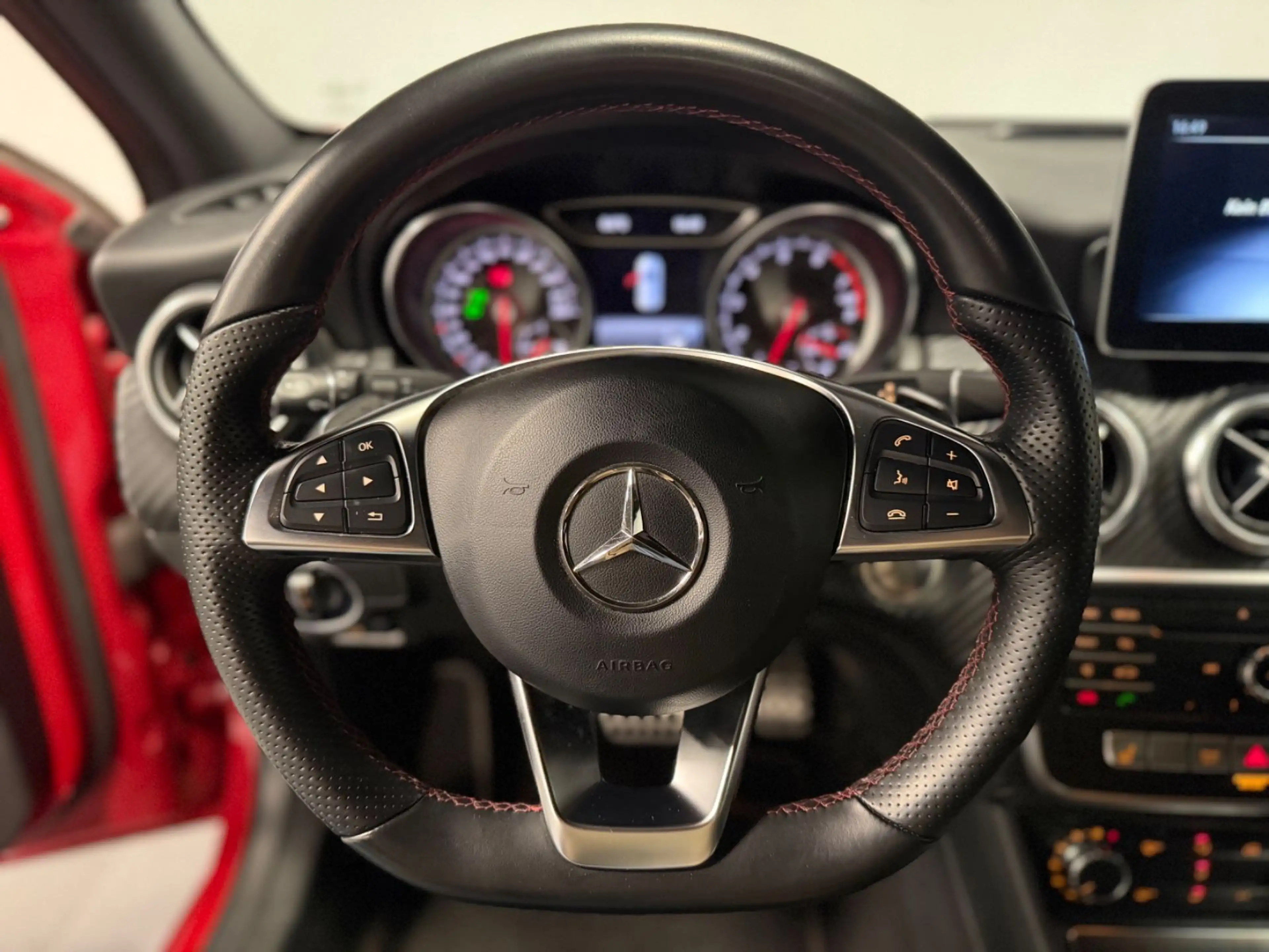 Mercedes-Benz A 220 A220 4Matic*Pano*AMG*Keyless*RFK*LED* — photo 12
