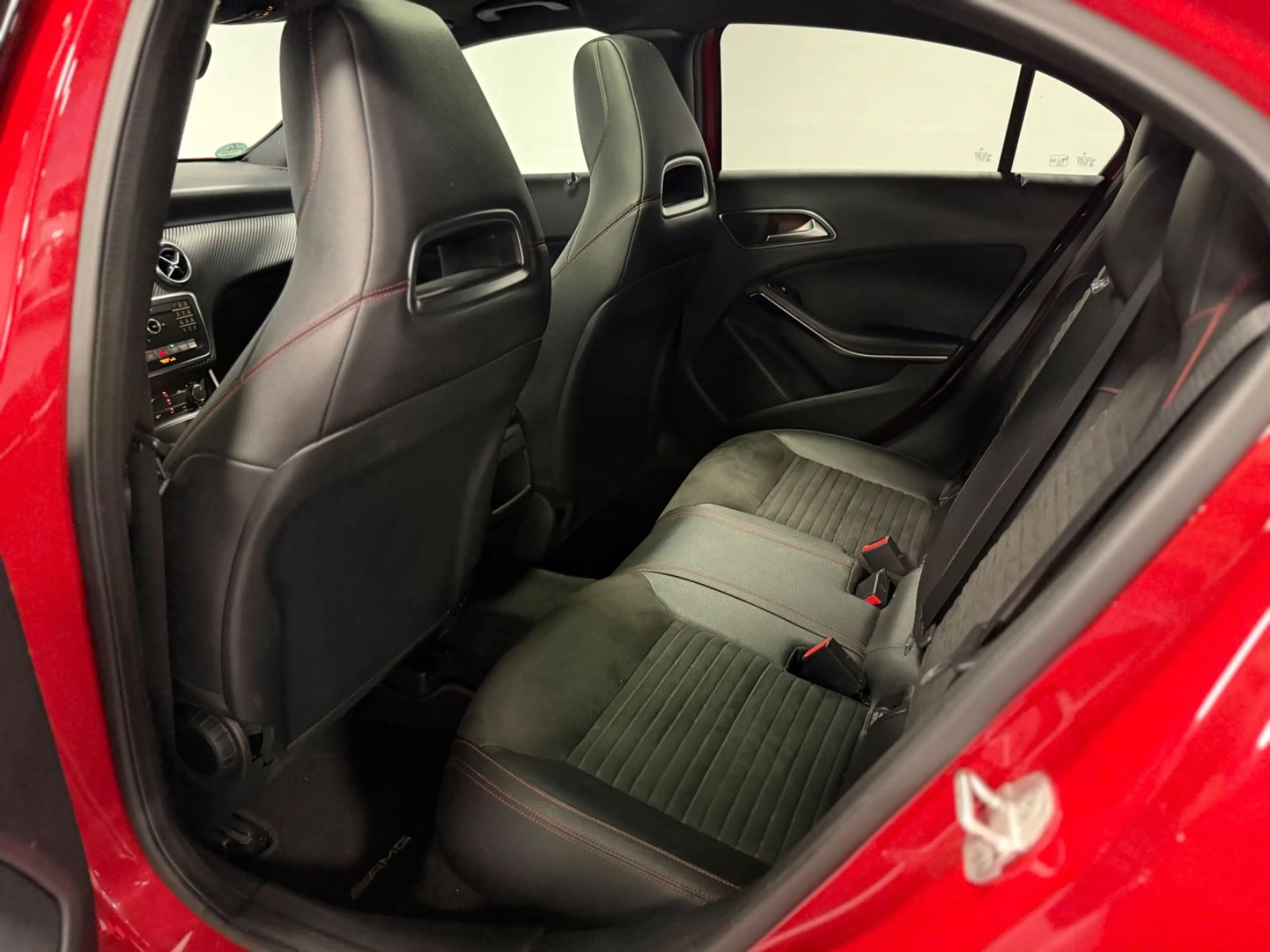 Mercedes-Benz A 220 A220 4Matic*Pano*AMG*Keyless*RFK*LED* — photo 9