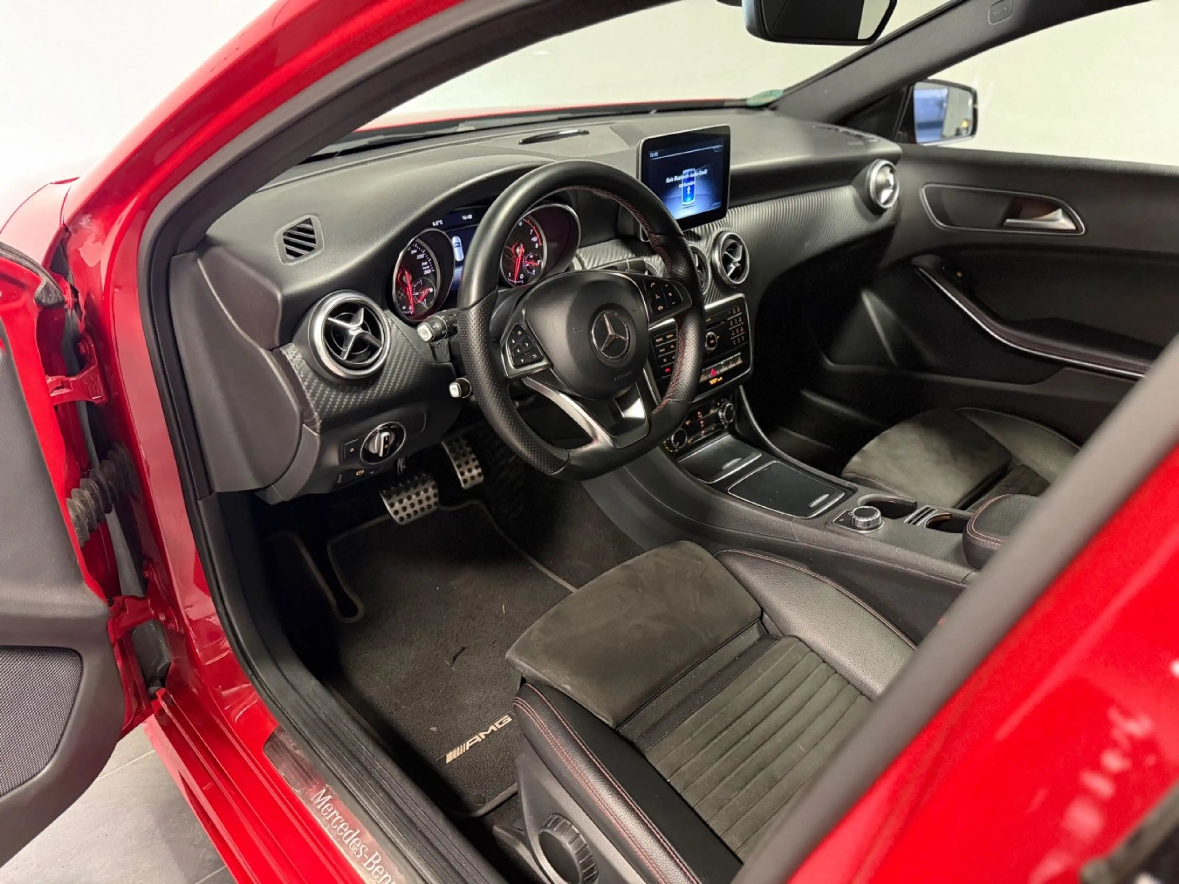 Mercedes-Benz A 220 A220 4Matic*Pano*AMG*Keyless*RFK*LED* — photo 10