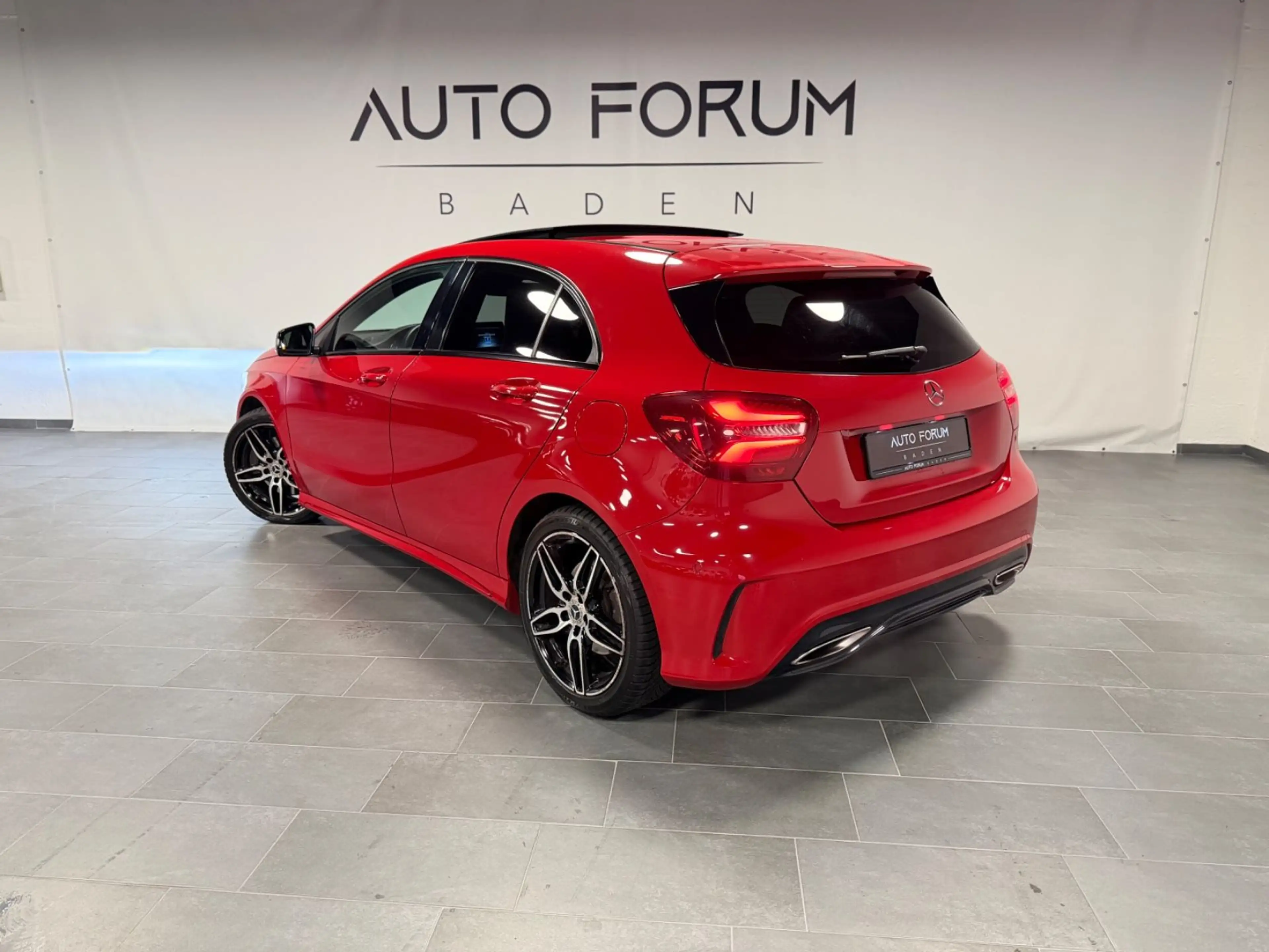 Mercedes-Benz A 220 A220 4Matic*Pano*AMG*Keyless*RFK*LED* — photo 6