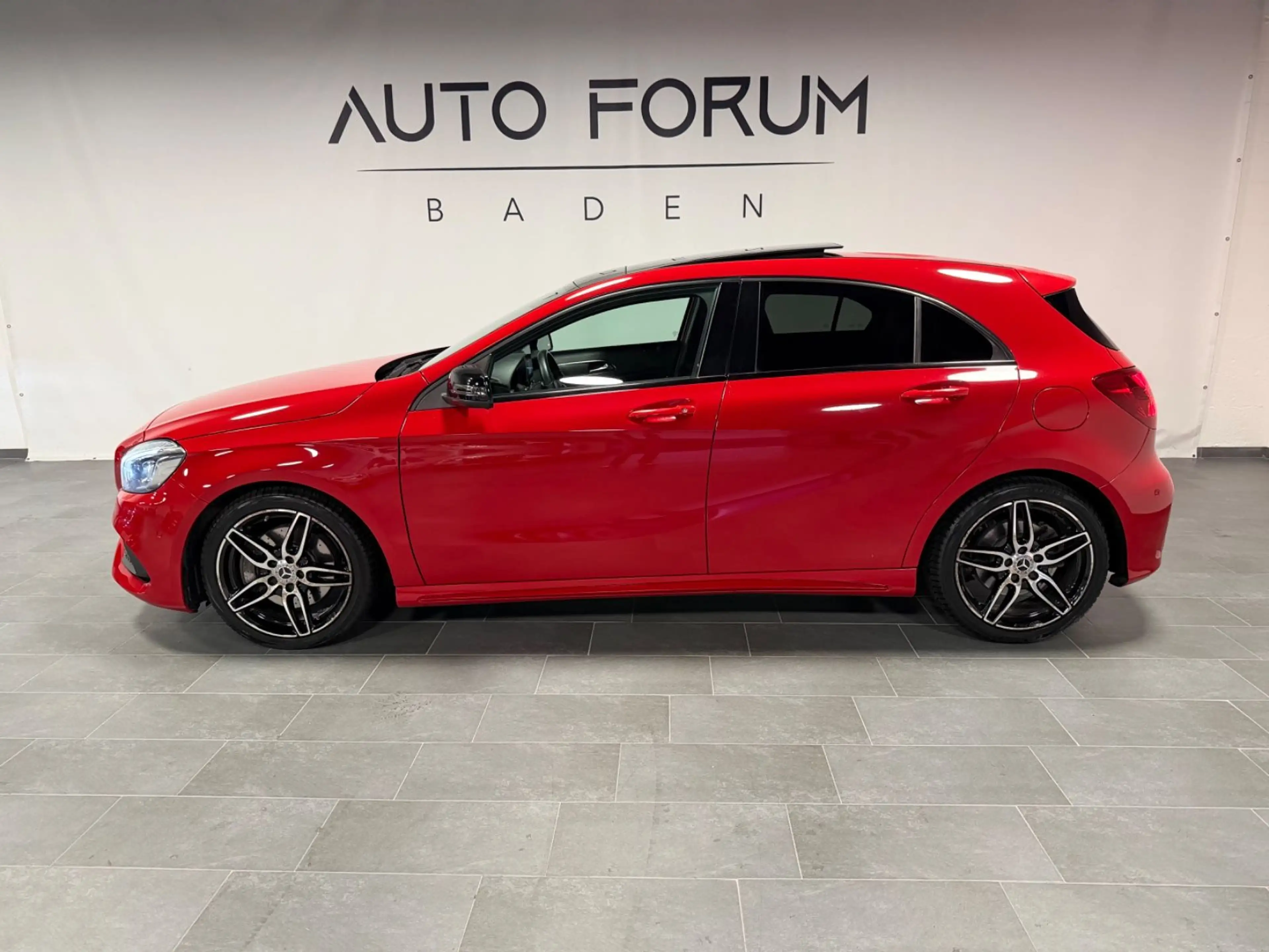 Mercedes-Benz A 220 A220 4Matic*Pano*AMG*Keyless*RFK*LED* — photo 5