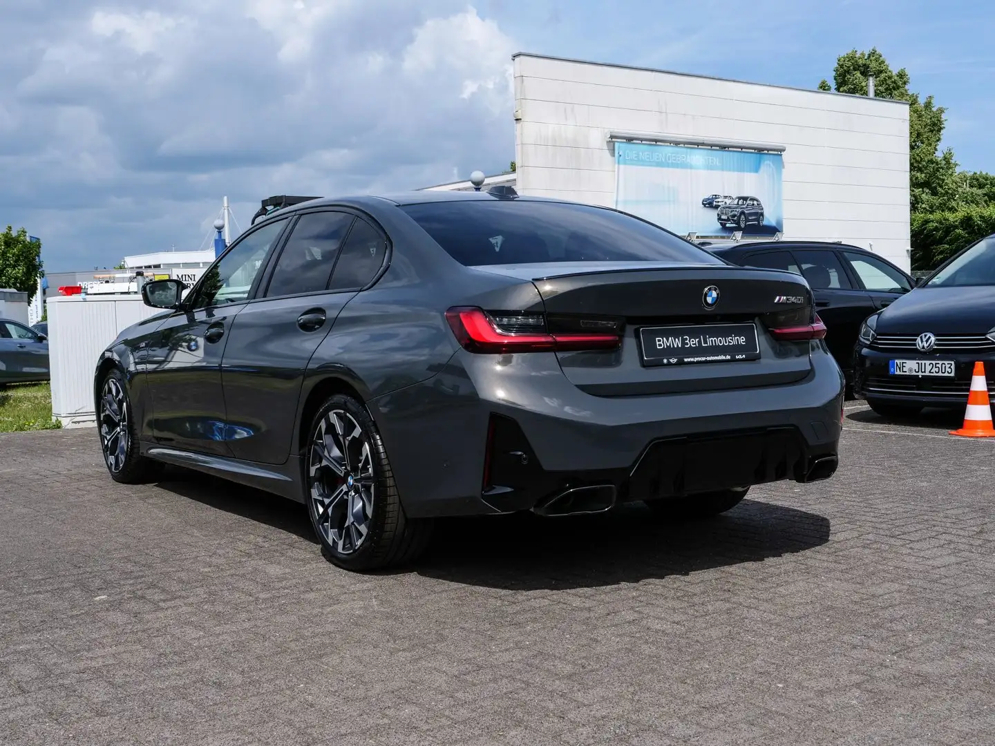 BMW 340 M340i xDrive Innovationspaket + H/K + Glasdach + A Gri - 2