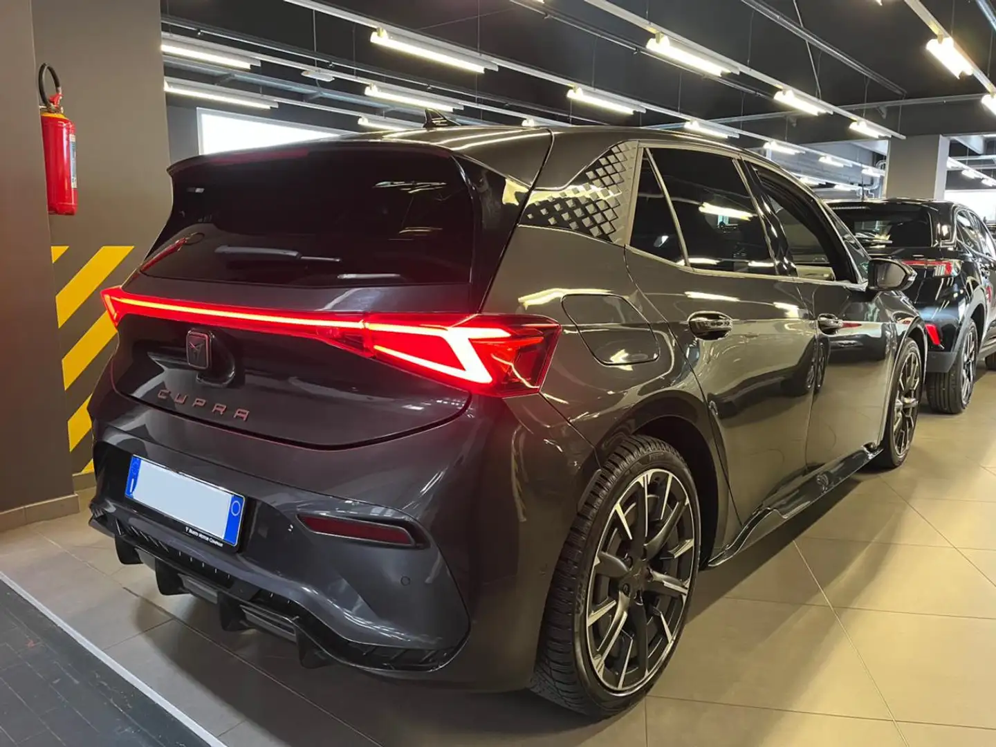 CUPRA Born 77kWh 231 CV e-Boost 550 KM AUTONOMIA PROMO FIN Grigio - 2