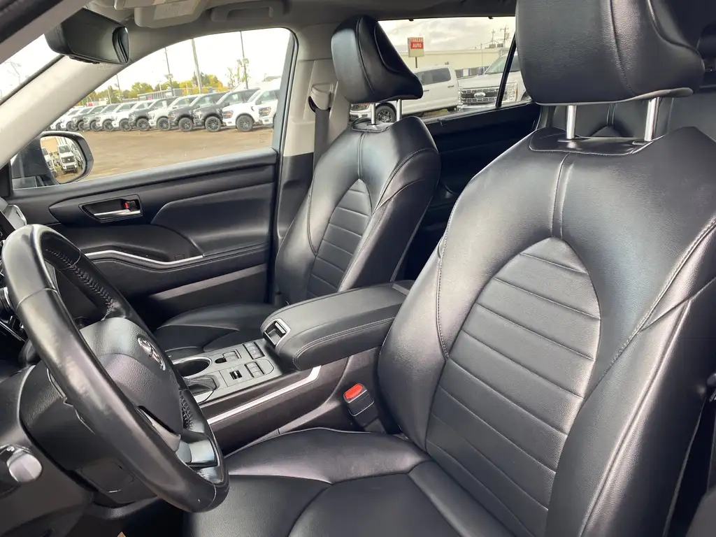 2022 Toyota Highlander XLE | Rear Cam | Heated Steering Wheel | SunRoof — photo 7