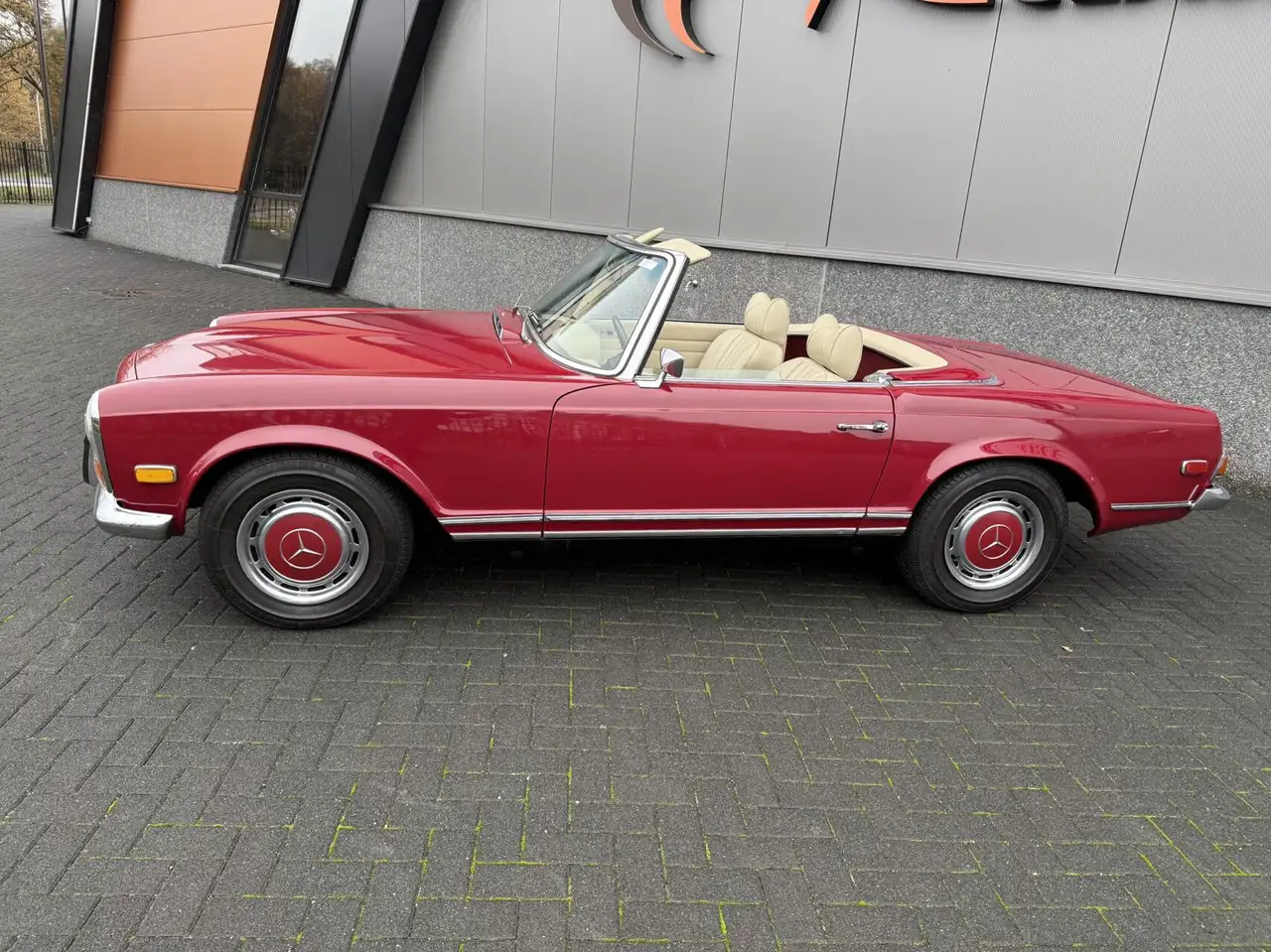 Mercedes-Benz SL 280 W113 Pagode, foto 4