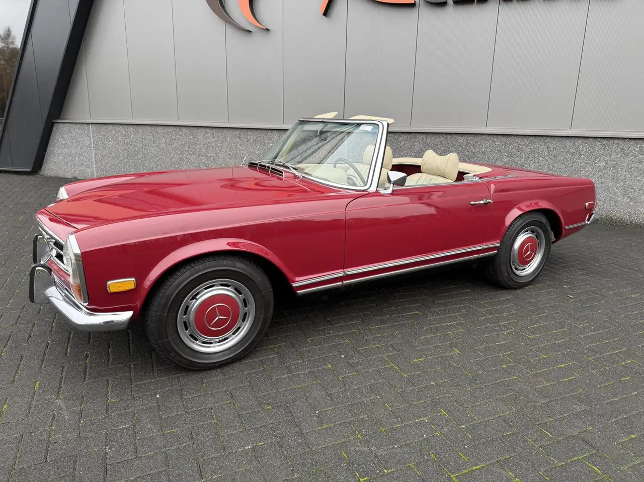 Mercedes-Benz SL 280 W113 Pagode, foto 3
