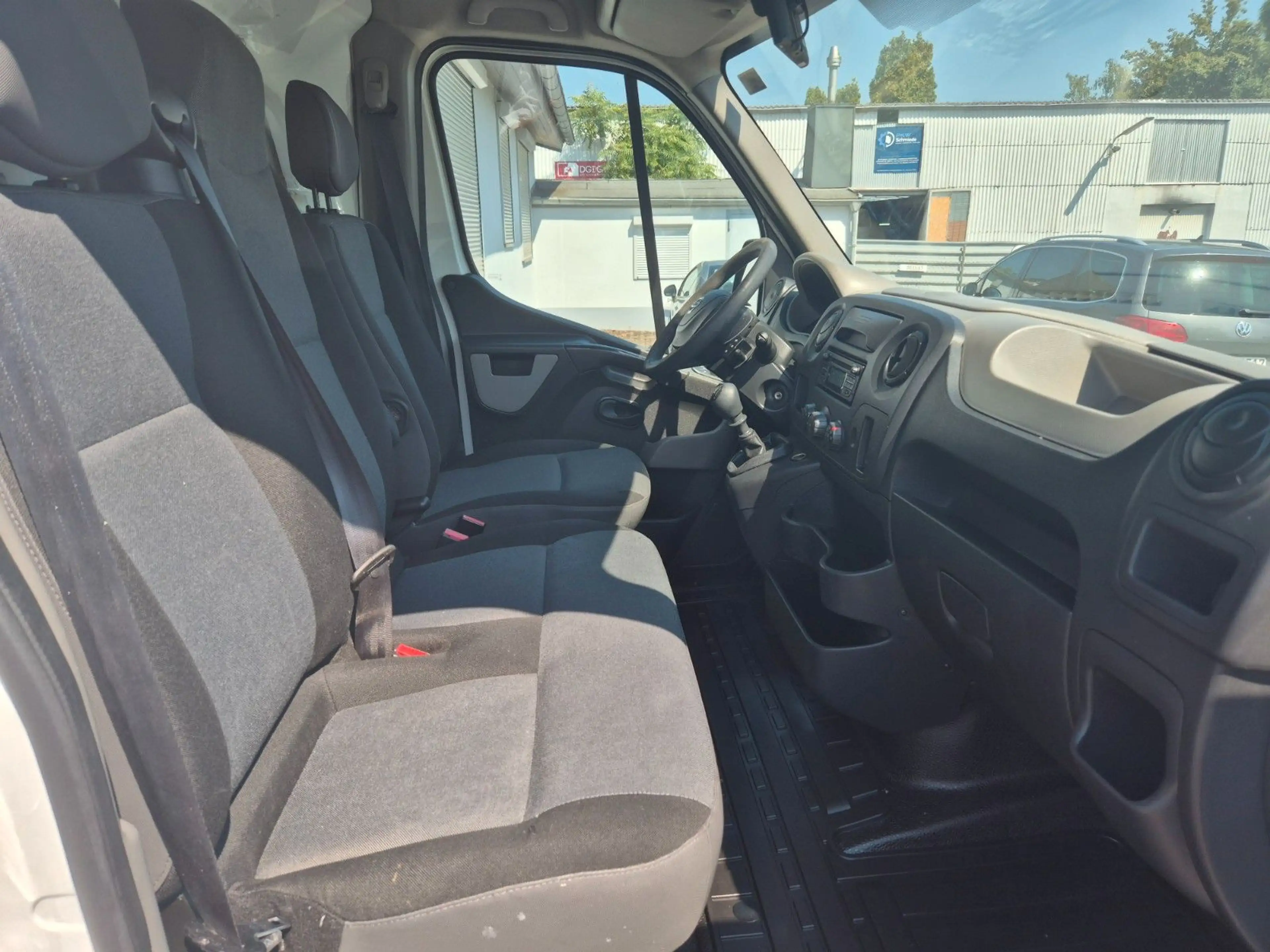 Nissan NV400 Kastenwagen L2H2*AHK 2500KG*Regale* — photo 11