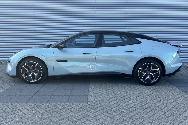 Lotus Emeya Base 102 kWh | Elektrische Trekhaak | Alcantara - — photo 6