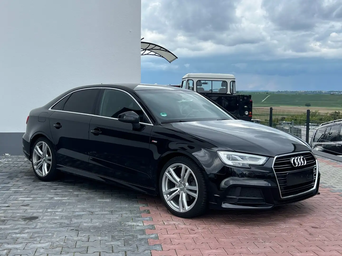 Audi A3 Limousine 3X S-Line|CARPLAY|PDC|VDI| Noir - 1