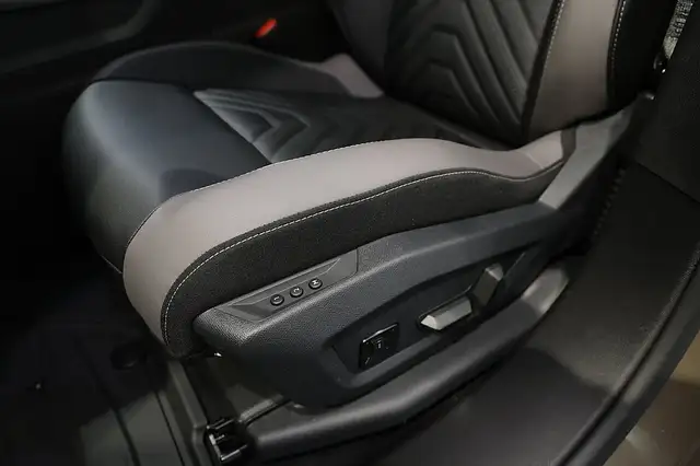 Jeep Compass BEV 74kWh First Edition Ansicht 11