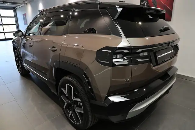 Jeep Compass BEV 74kWh First Edition Ansicht 4