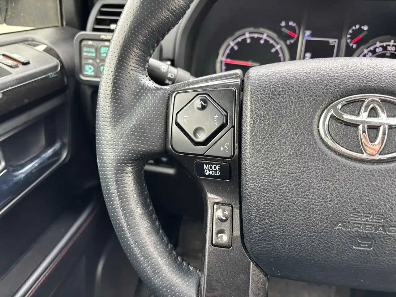 Toyota 4-Runner снимка Toyota 4-Runner