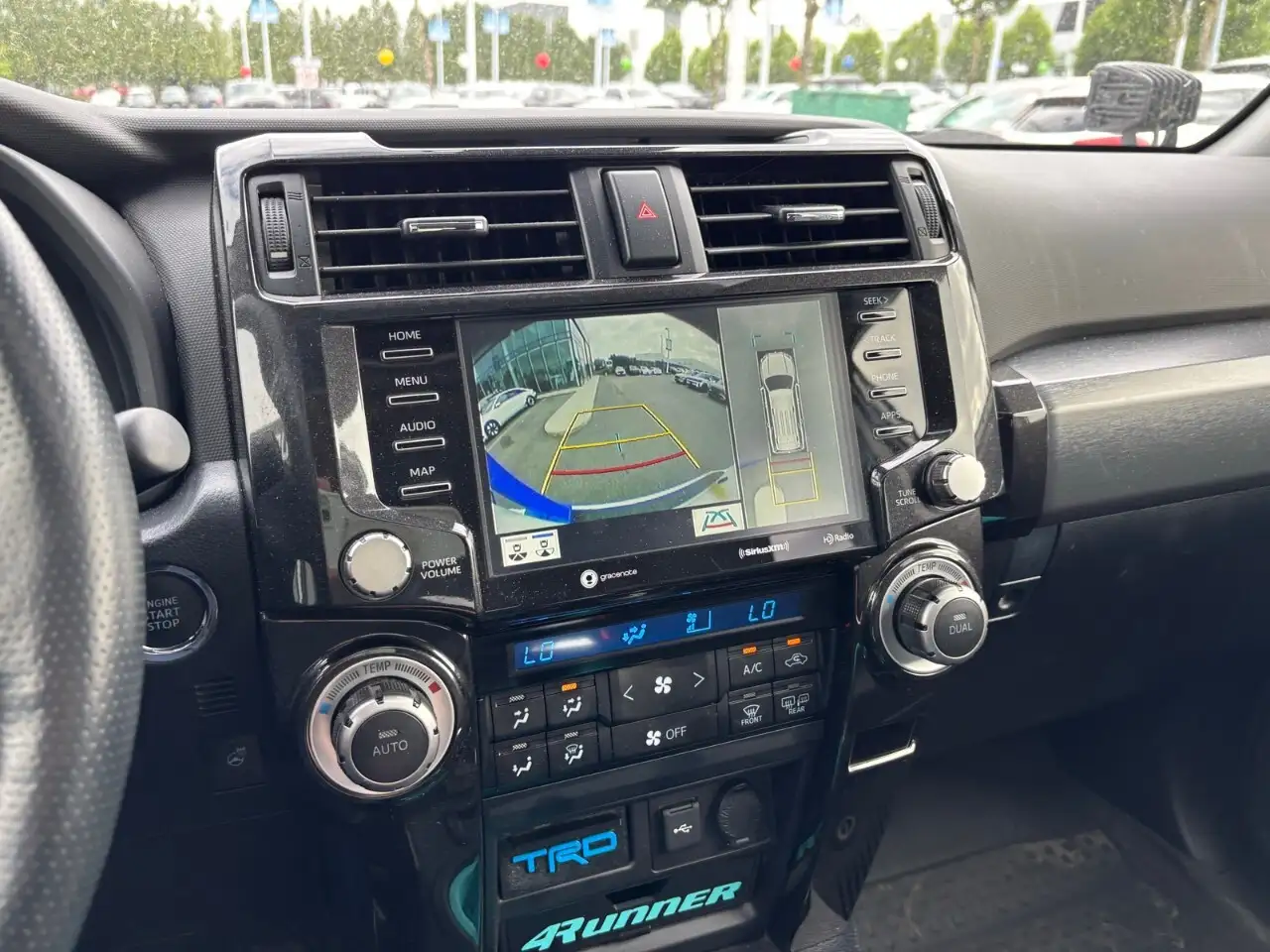Toyota 4-Runner снимка Toyota 4-Runner