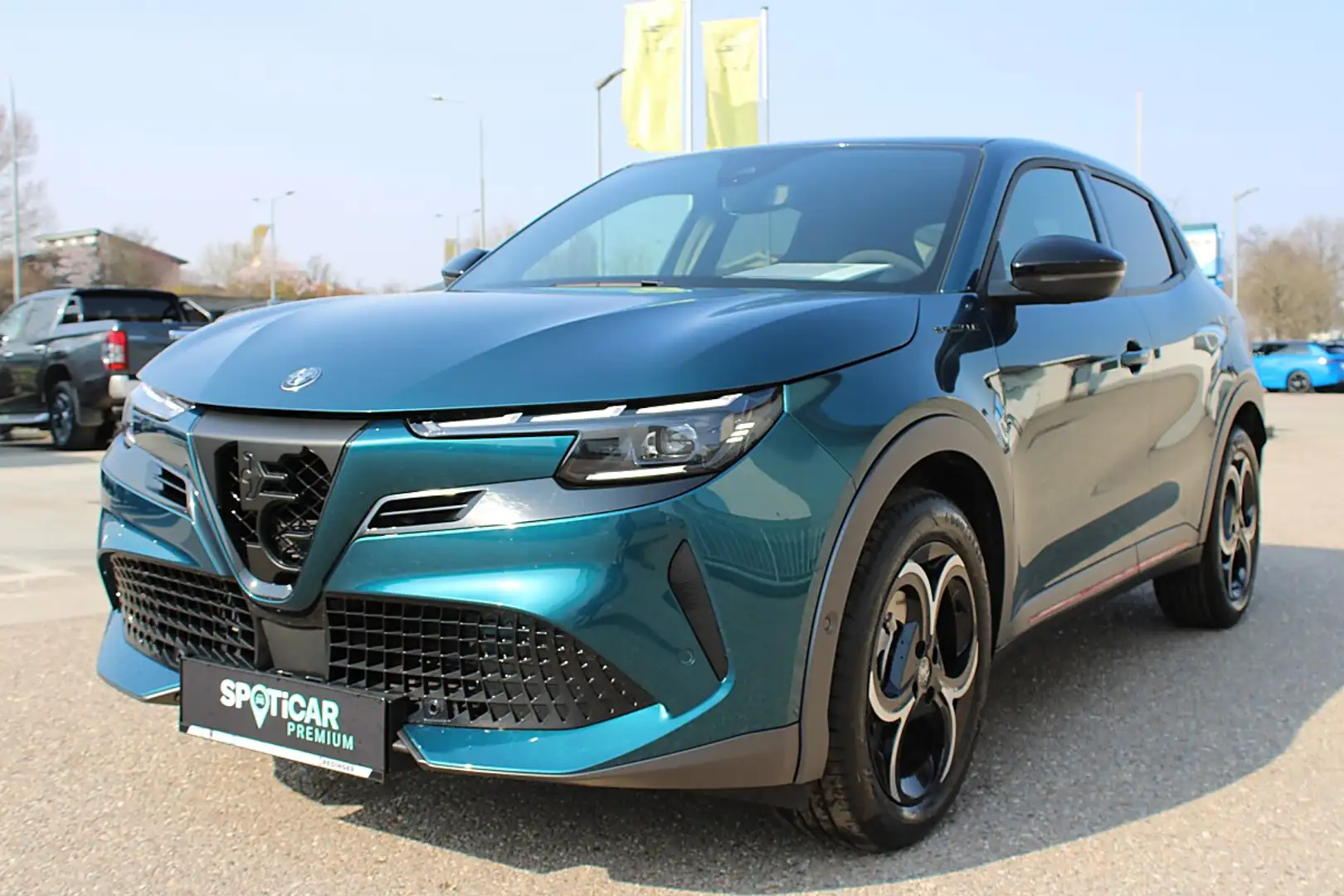 Alfa Romeo Junior Ibrida Speciale 1.2 MHEV e-DCT6 Blau - 1