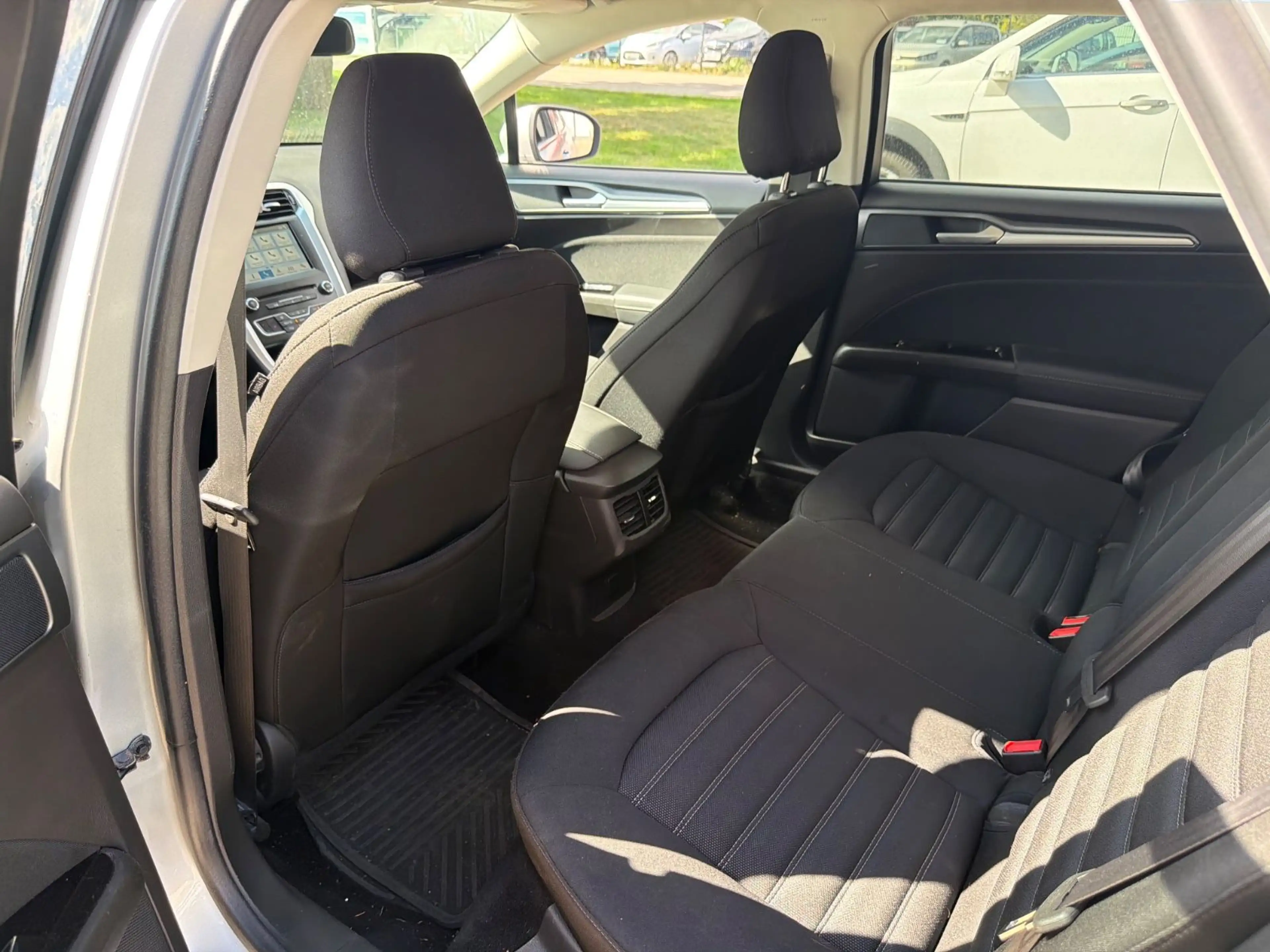 Ford Mondeo Turnier Business Edition — photo 13