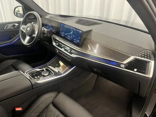 BMW X5 view 8