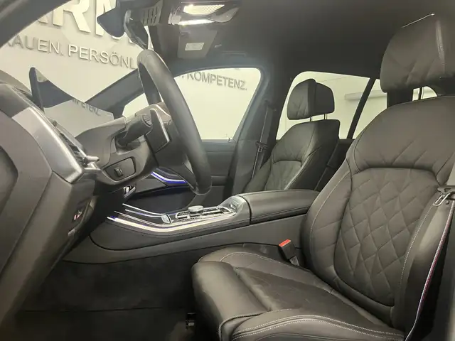 BMW X5 view 13