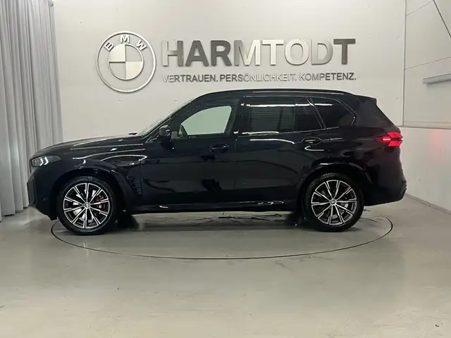 BMW X5 view 3