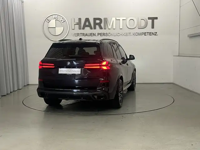 BMW X5 view 5