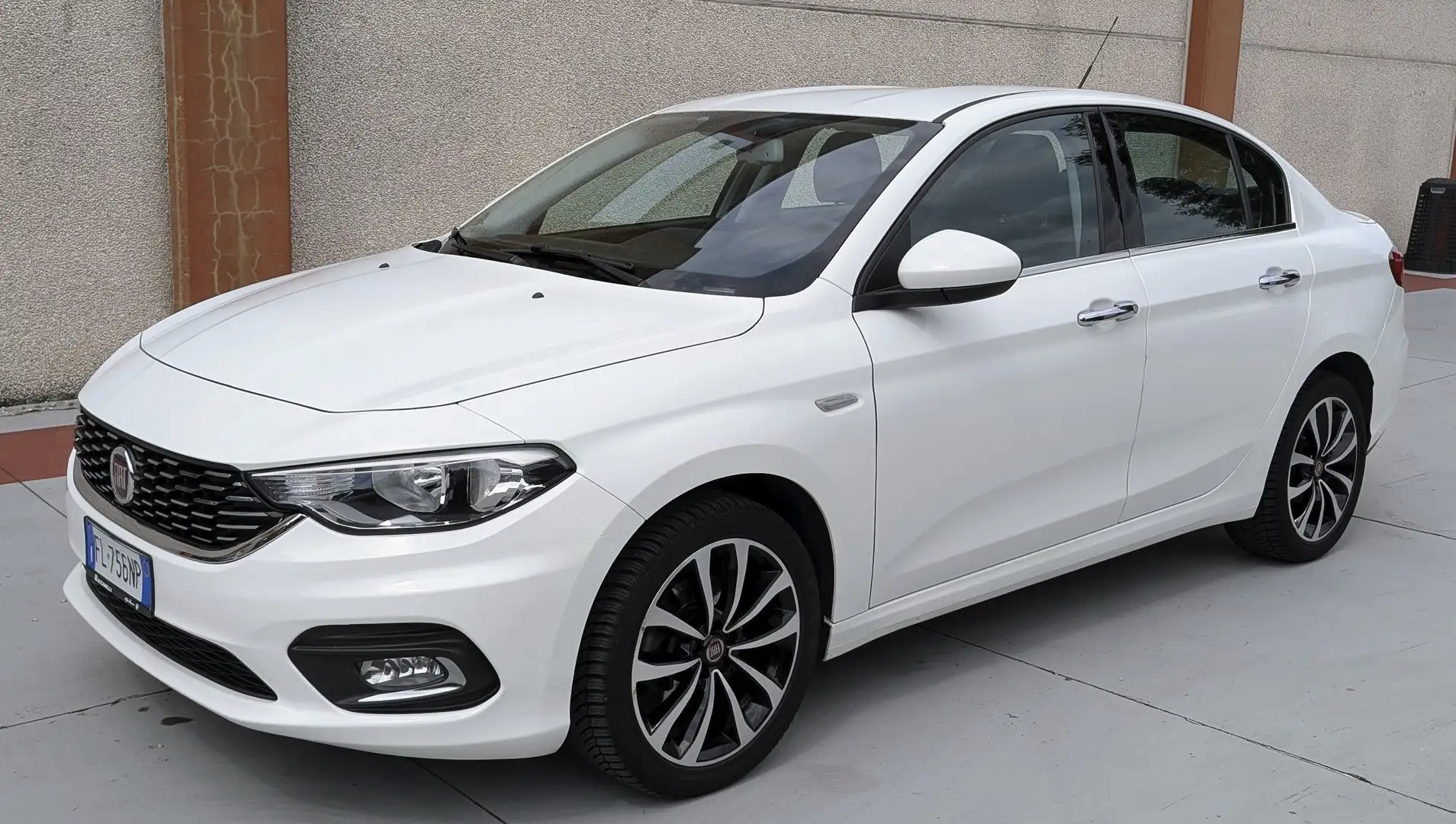 Fiat Tipo Tipo 4 porte II 2016 4p 1.4 Lounge 95cv Bianco - 1