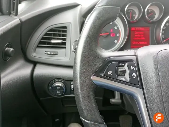 Opel Astra 2017, foto 18