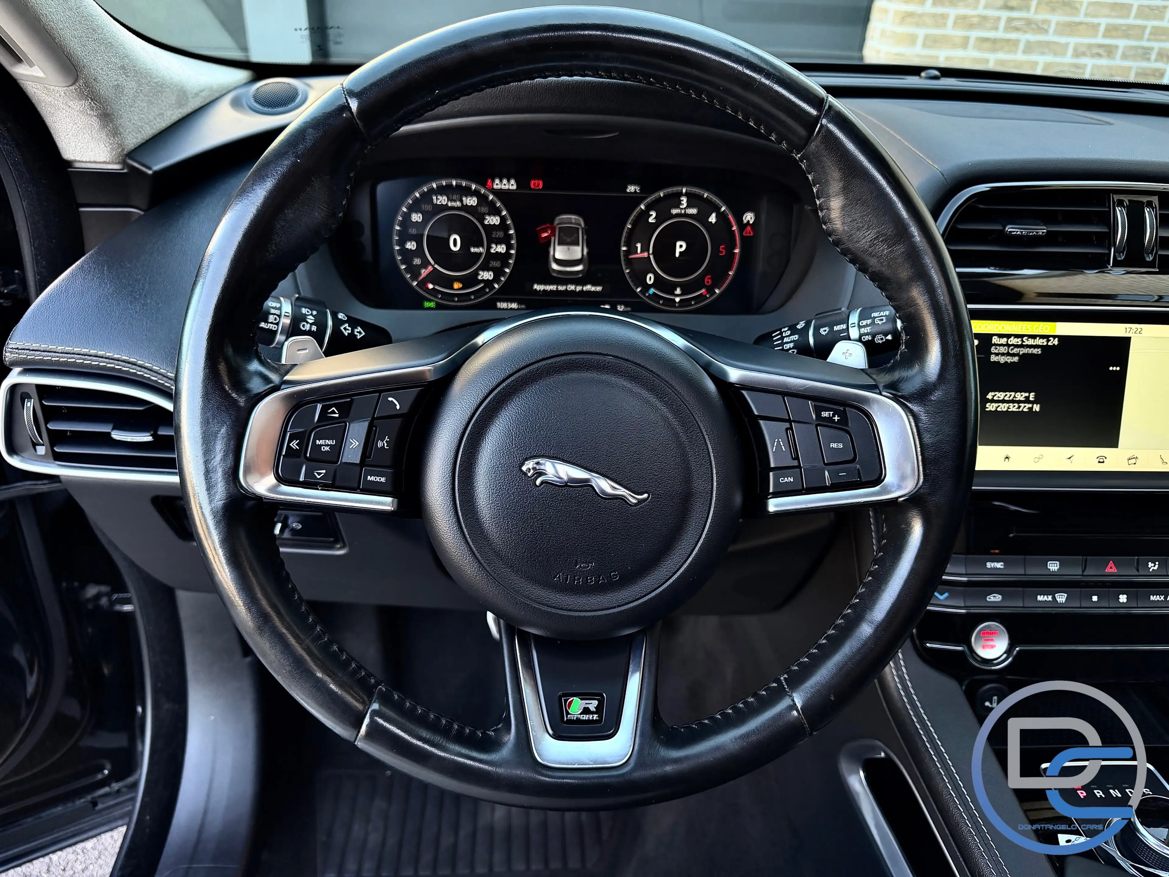 Jaguar F-Pace F-Pace 2.0 D R-Sport 180CV BoiTE AUTO TOIT PANORAMIQUE CUIR NAVI XÉNONS — photo 14