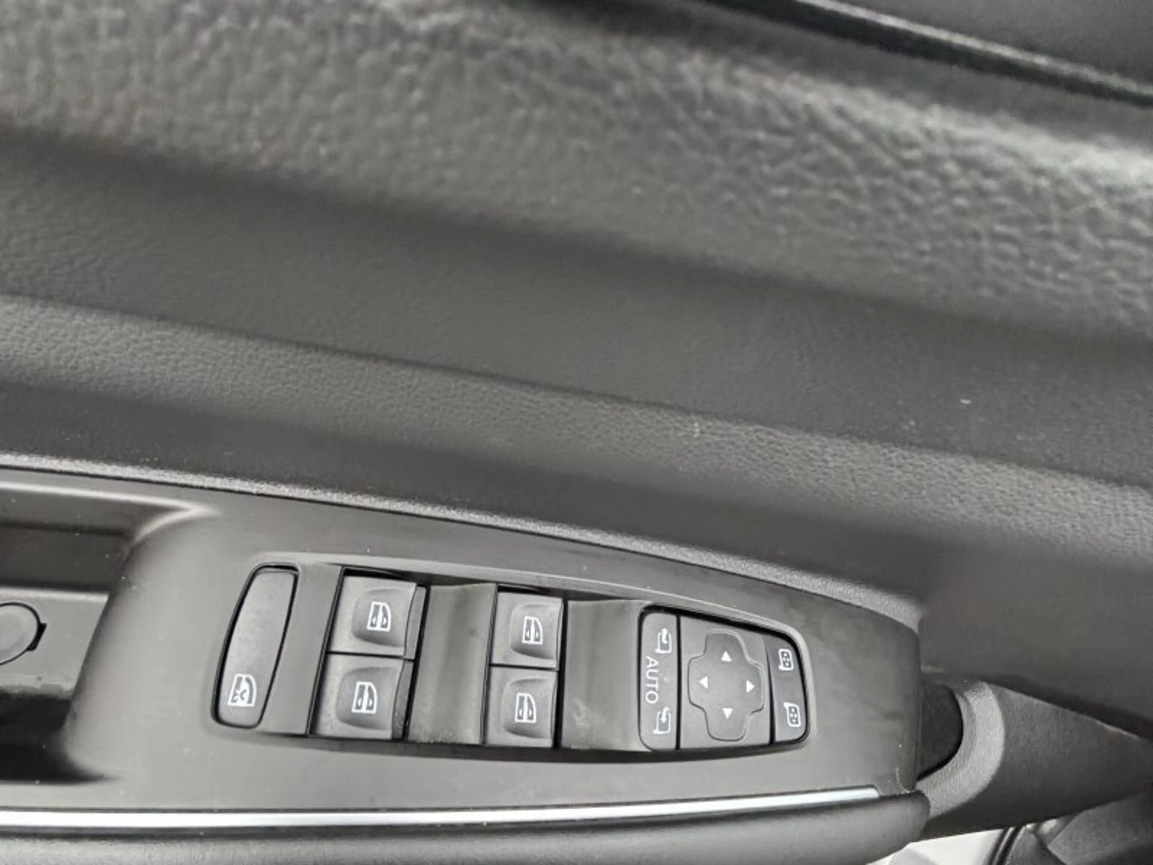 Renault Koleos 2.0 Blue dCi 185 X-Tronic 4WD Initiale Paris 4x4 — photo 3