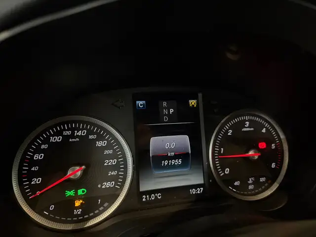Mercedes-Benz GLC view 11