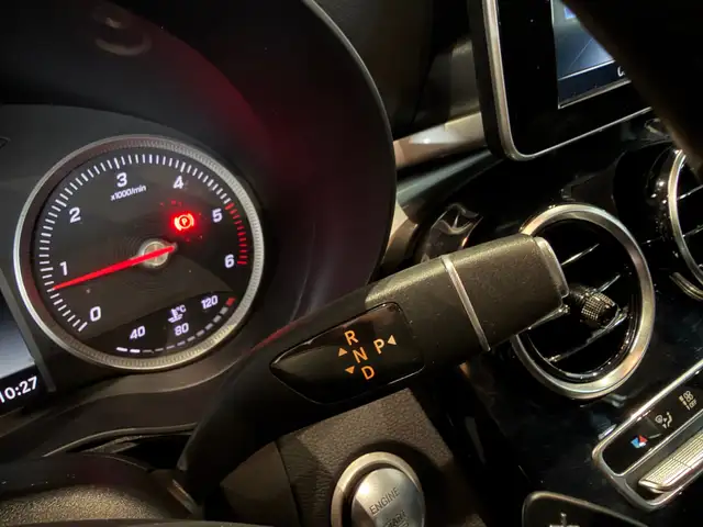 Mercedes-Benz GLC view 13