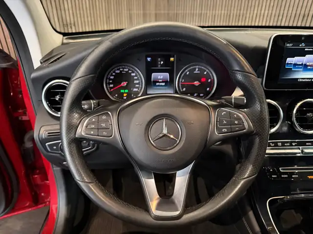 Mercedes-Benz GLC view 12