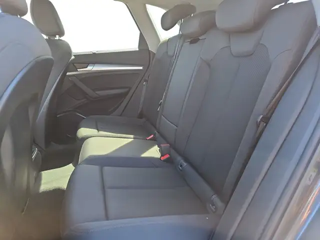 Audi Q5 view 10