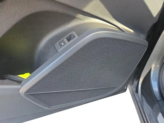 Audi Q5 view 11