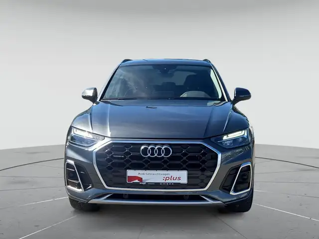 Audi Q5 view 2