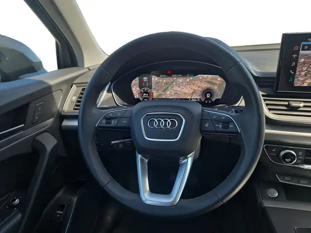 Audi Q5 view 13