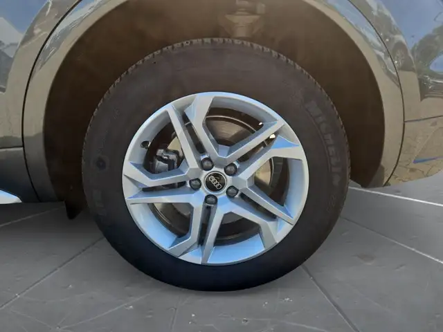 Audi Q5 view 15
