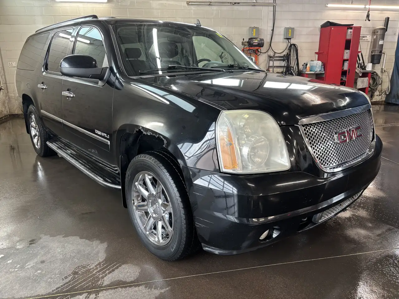 GMC Yukon снимка GMC Yukon