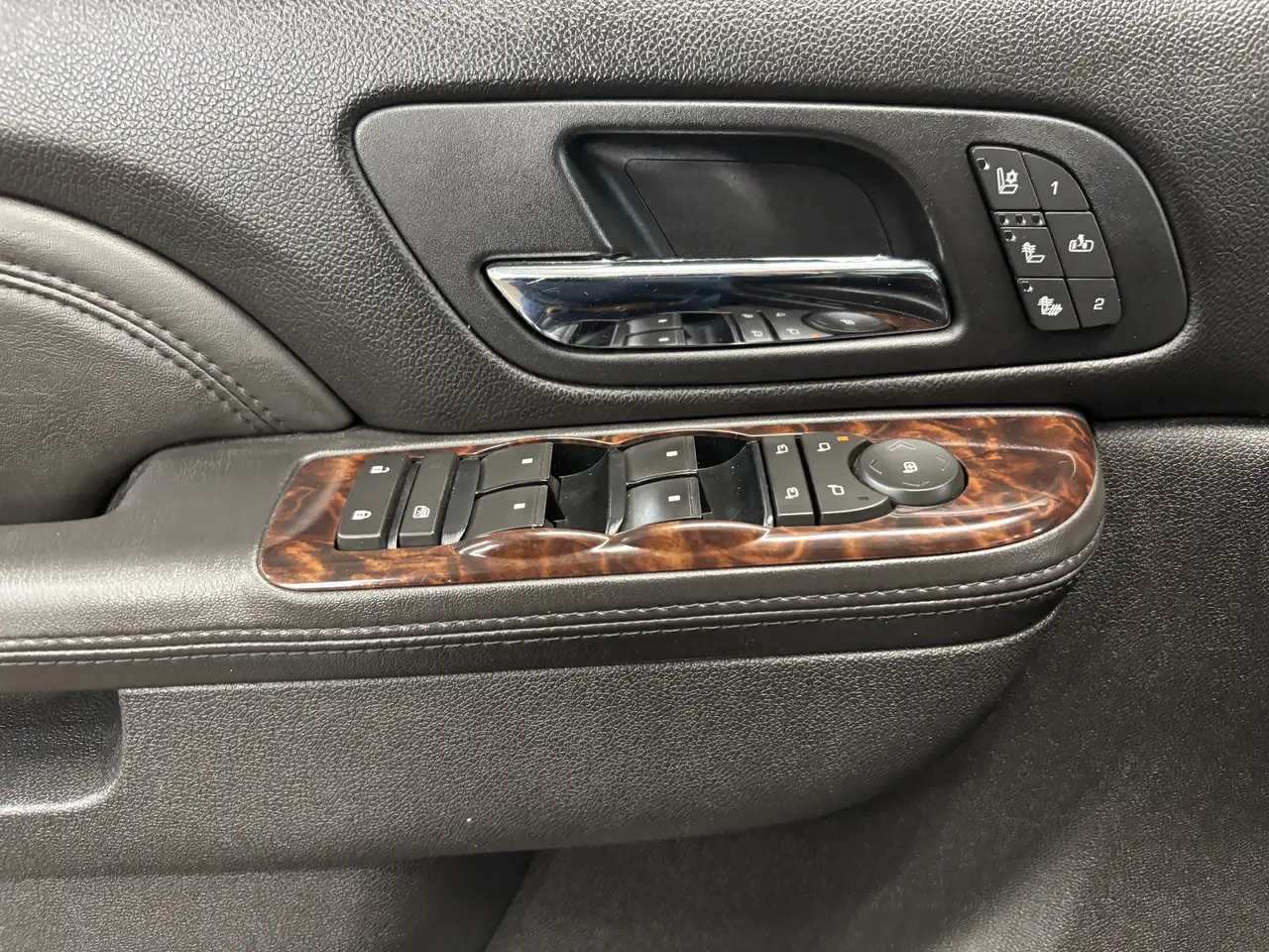 GMC Yukon снимка GMC Yukon