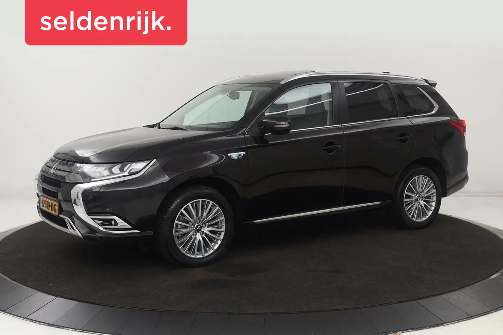 Mitsubishi Outlander 2.4 PHEV Intense+ | Schuifdak | Trekhaak | Stoelve Zwart - 1