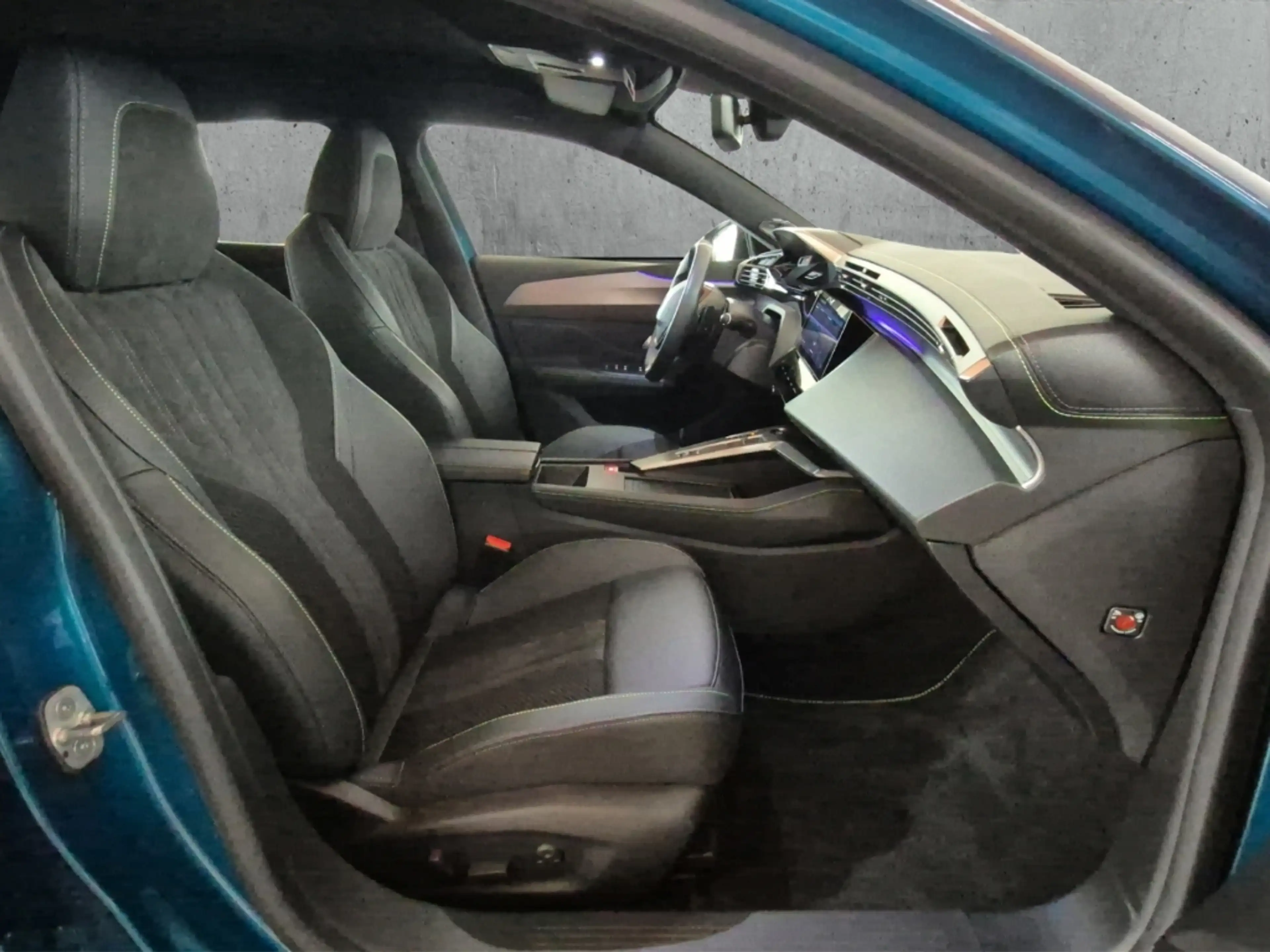 Peugeot 408 GT PT 130 EAT8 AHK Navi ACC Memory Sitze Soundsyst — photo 13