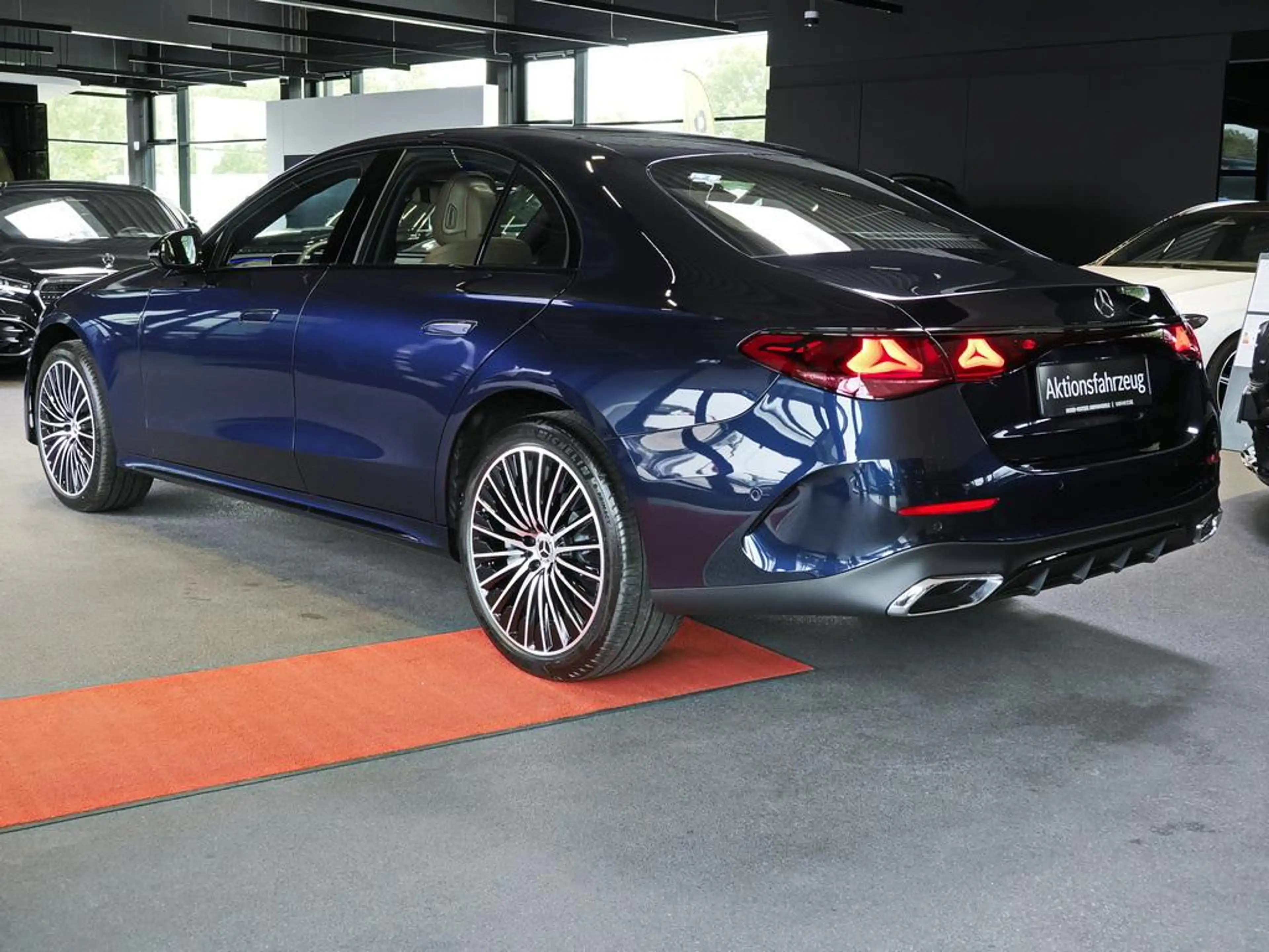 Mercedes-Benz E 450 d 4M AMG NIGHT PANO AHK 4D-SOUND HAL — photo 5